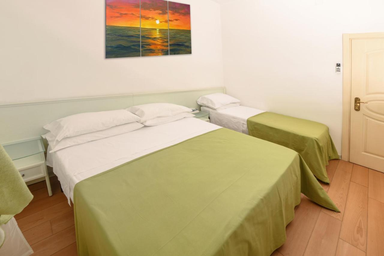 Hotel La Rosa Каттоліка Екстер'єр фото