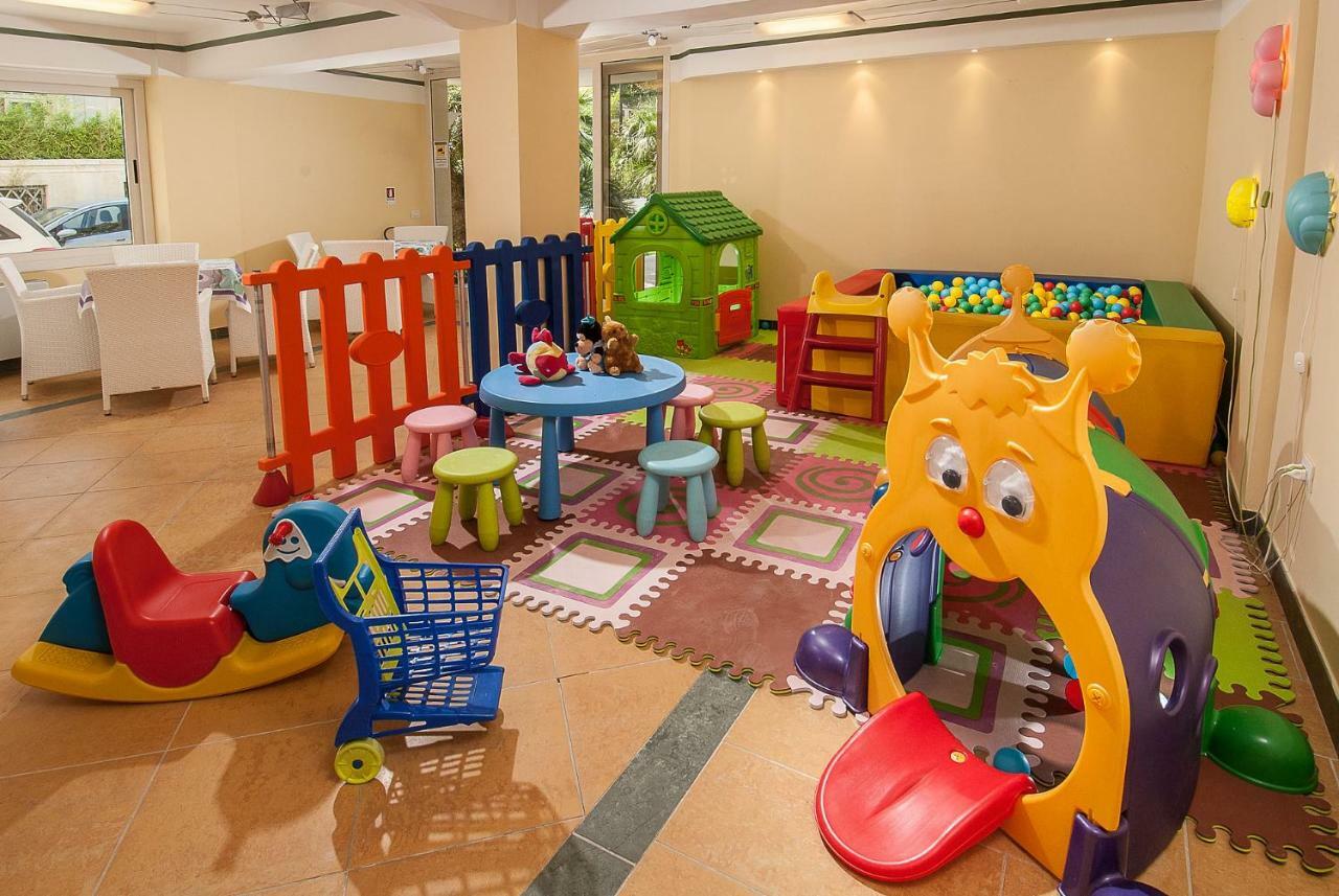 Hotel La Rosa Каттоліка Екстер'єр фото
